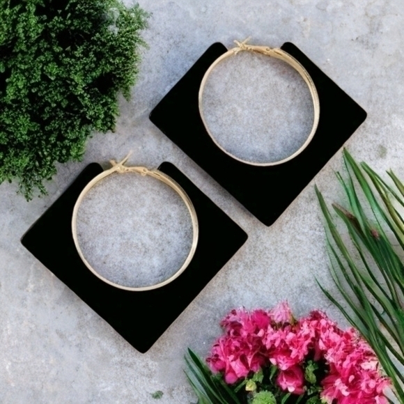Boston Proper Acrylic Negative Space Hoop Earrings